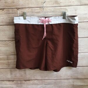 NRS BOARD SHORTS IN BROWN AND WHITE‎